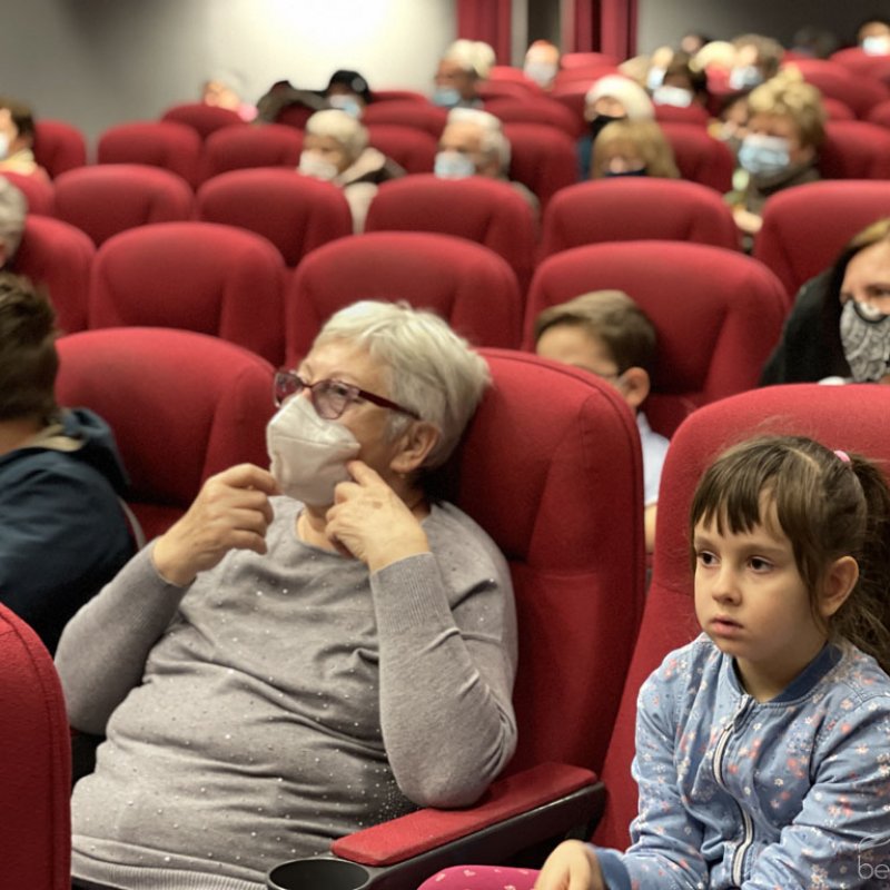 Fellobbant a szeretet lángja 16